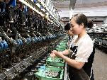 图为：凌国青开展“传帮带”工作.jpg